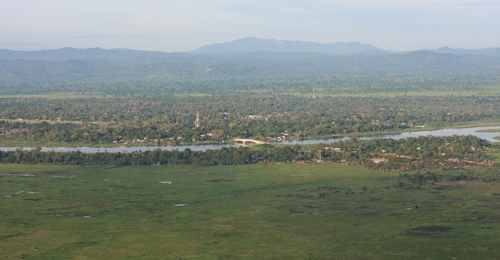Image of lake malawi running through mangochi 